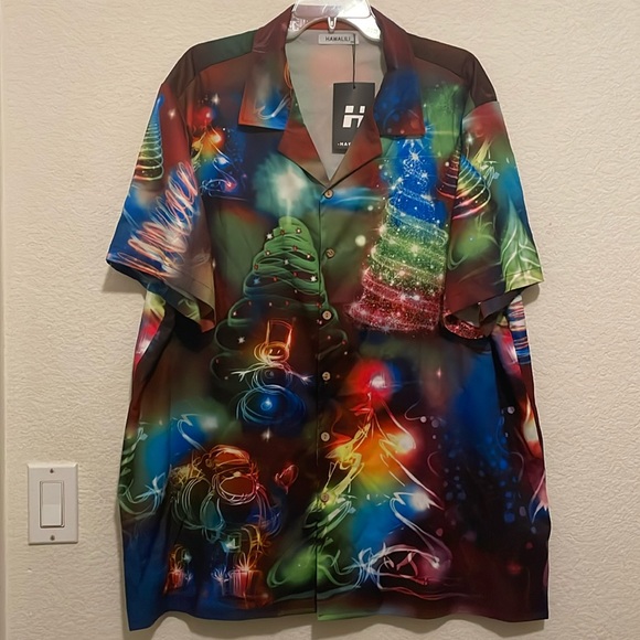 NWT Hawalili short sleeve button down colorful Christmas/Holiday shirt, size 2XL - Picture 1 of 14
